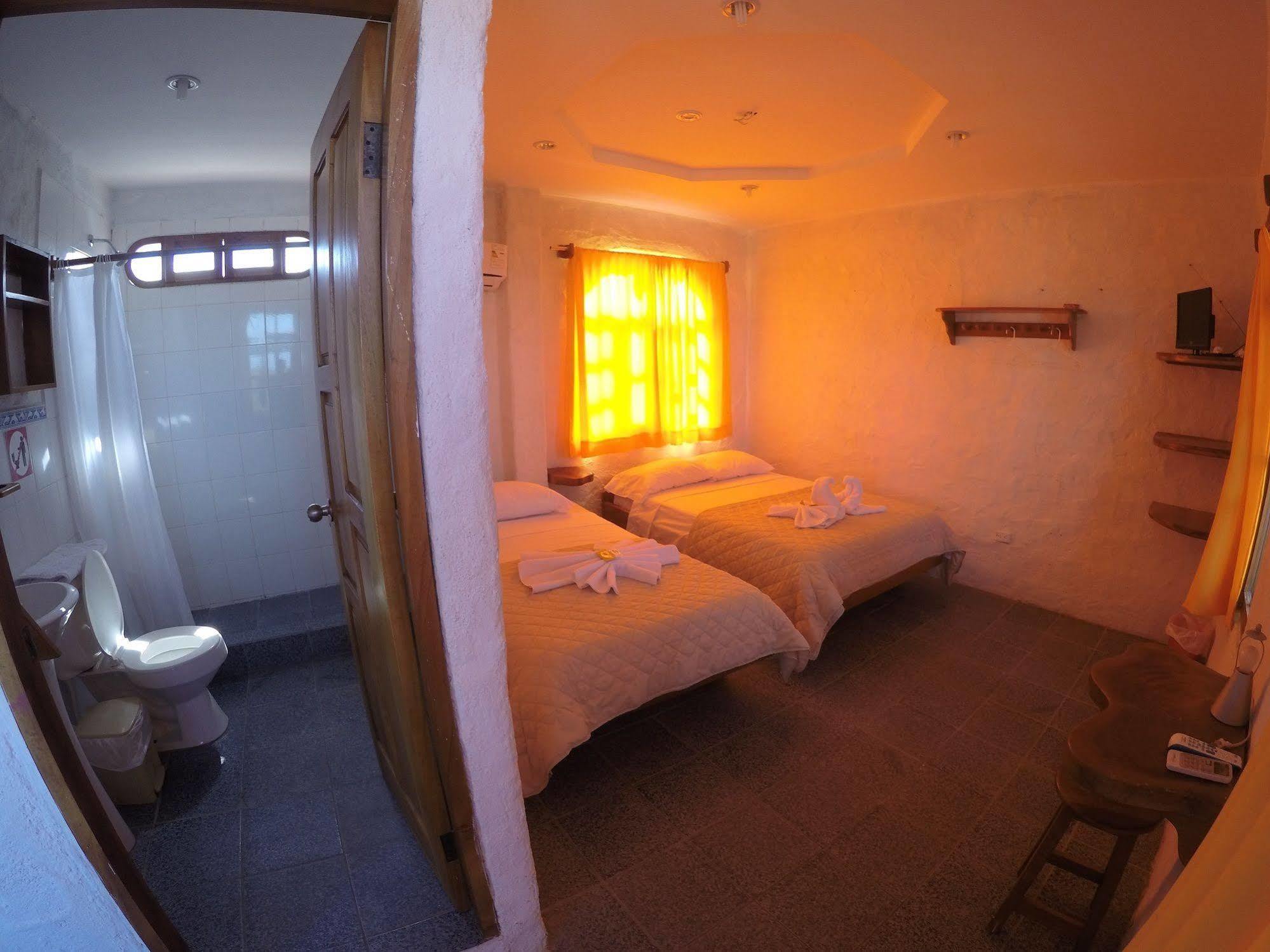 Royal Galapagos Inn Puerto Baquerizo Moreno Dış mekan fotoğraf